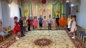 Песня "Отчего плачет осень?" музыка и слова Е.Соколовой