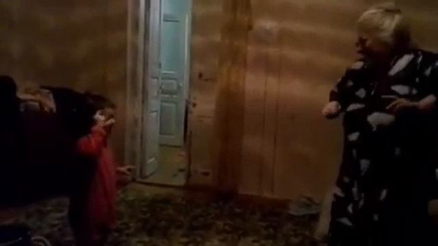 Песня Натали,Прабабушка с правнучкой зажигают))