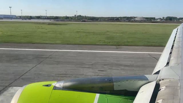 Посадка в Толмачево S7 Airlines a321