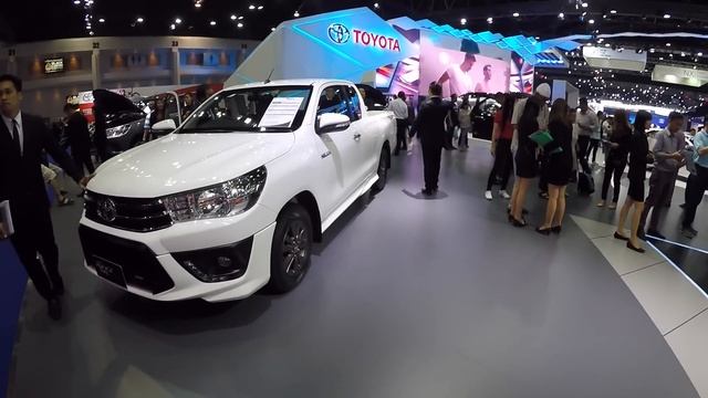 New Pickup Toyota Iilux Revo Standart Cab TRD Sportivo 2016 смотреть онлайн