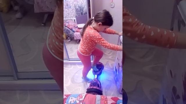 Как вставать и слазить с гироскутера