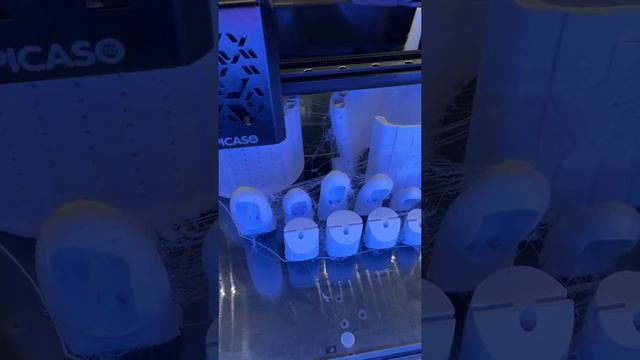 Бесплатные протезы рук и ног - 3д печать протез руки от Free 3D hands