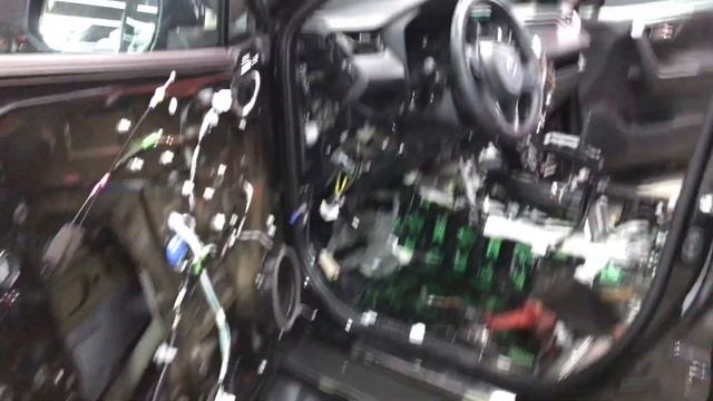 Toyota RAV4 обесшумливание салона, львиная доля раздражающего шума исчезнет, оставив место комфорту