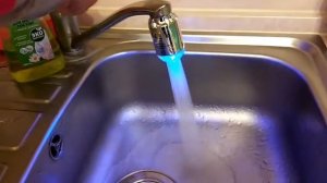 Светодиодная ЛЕД насадка на водопроводный кран для подсветки экономии воды