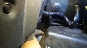 Subaru Forester SJ. Проверка дребезжания резонатора воздушного фильтра.
