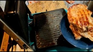 Электрогриль Redmond SteakMaster RGM- М821. Жарим мясо.