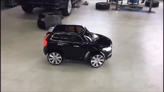 Spass für Gross und Klein mit dem Elektrischen Volvo XC90 смотреть онлайн