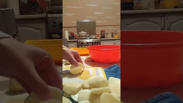 Картошка фри в домашних условиях. Чипсы дома смотреть онлайн