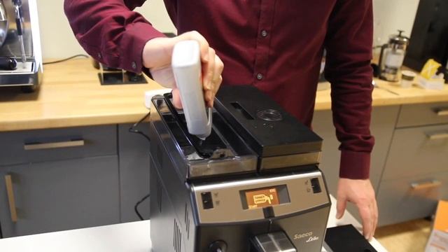 Saeco Lirika - Comment détartrer cette machine смотреть онлайн