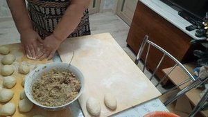 6 января 2023 г. Пирожки с квашеной капустой и мясом.