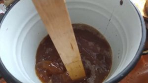 Квас ржаной с вареньем. Квас из бочки.