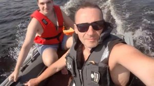 Мотор 6 лошадок, двое в лодке, глиссирование!