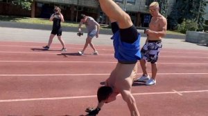 Ходьба на руках на скорость. 50 метров на руках. Спринт на руках