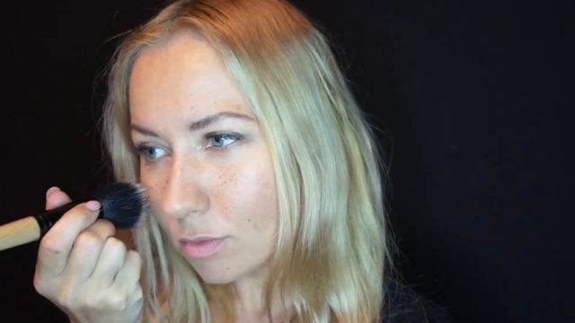 Как сделать фальшивые веснушки кисточкой и тенями. Эксперимент от Nina Chili. смотреть онлайн