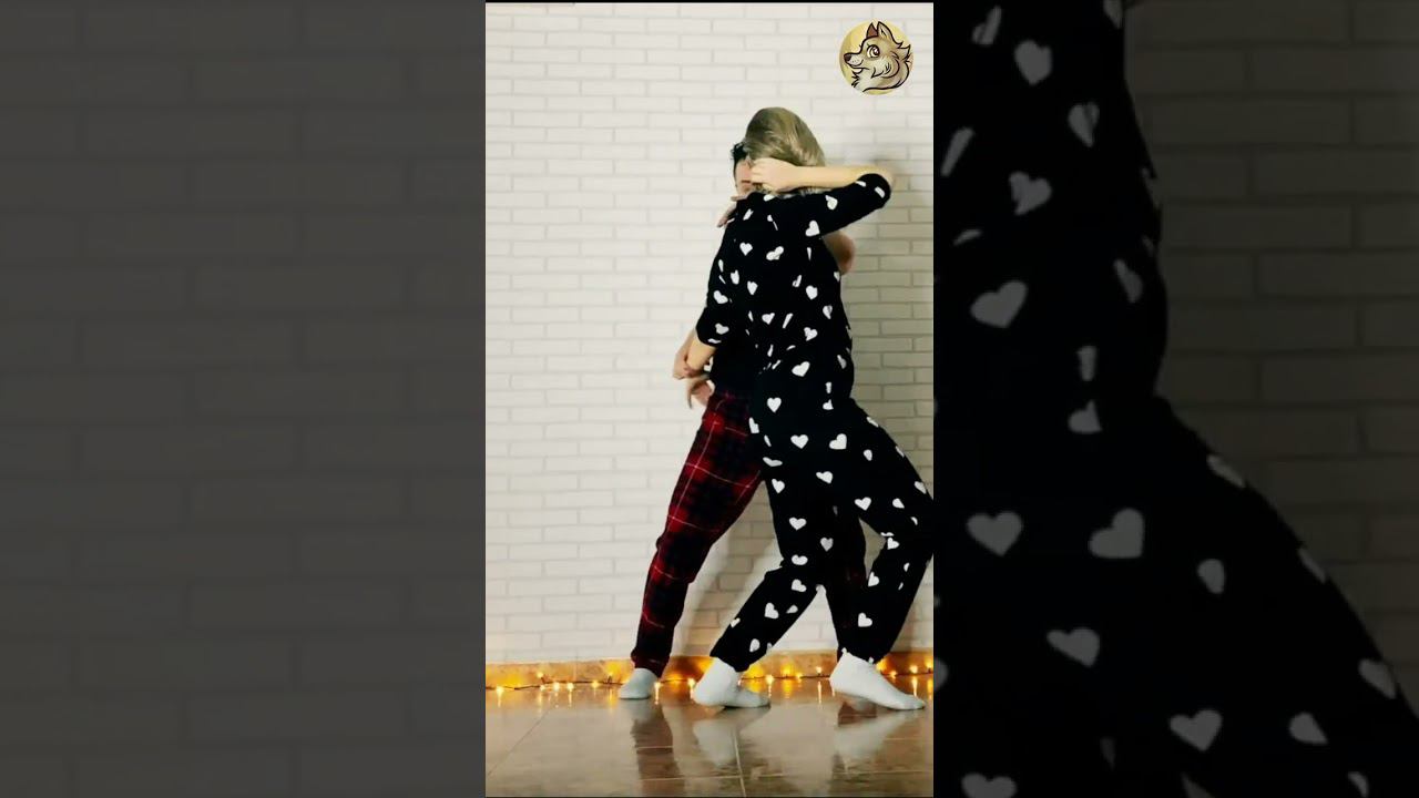 ОДНИ В ПУСТОЙ КВАРТИРЕ смотреть онлайн