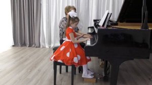 Тагильцева Алена «Песенка львенка и черепахи»,«Мишка с куклой пляшут полечку»