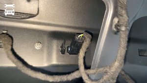License plate light bulb replacement PEUGEOT RIFTER/CITROEN BERLINGO/OPEL COMBO/TOYOTA PROACE CITY