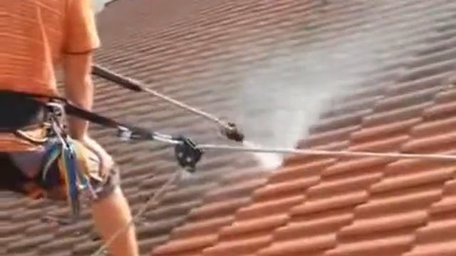 Мытье кровли от мха и грязи!!!!!!! смотреть онлайн