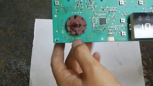 Глючит стиральная машинка индезит.