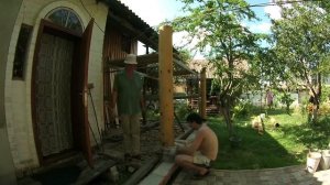 Верандо-терраса #4. Установка деревянных колонн и балок.