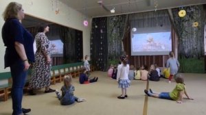 Тематическое занятие в младшей группе "Курочка и цыплята"