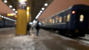 Прибытие скоро поезда номер 52 Брест-Санкт-петербург на станцию Минск-пассажирский