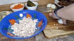 САЛАТ С ЖАРЕНЫМИ ГРИБАМИ И КУРИНОЙ ГРУДКОЙ!