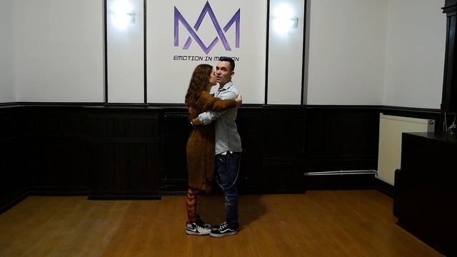 1-#Kizomba Iasi Tutorial - Postura in Kizomba смотреть онлайн
