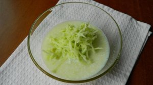 Пышки на кефире с яблоками