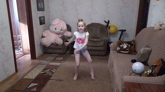 Ульяна Маручкова, изучаем танец).mp4 смотреть онлайн