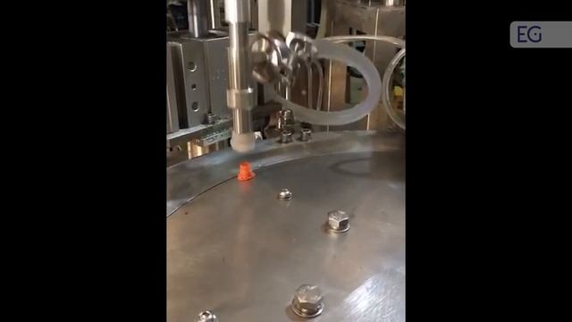 Станок для упаковки жидкости в дой-пак XZG-1B смотреть онлайн