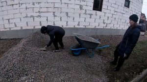 Они Строят Сами Своими руками! Засыпка двора щебнем! Цены!
