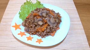 Гречка с грибами и морковкой. Просто, быстро и вкусно.