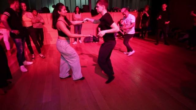 Léo Lorenzo Bachata Social Dance XV 2023.05.28. with Mambo City & LLB & BachataMusketeers смотреть онлайн