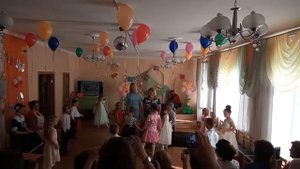 Выпускной. Прощание с воспитателями.
