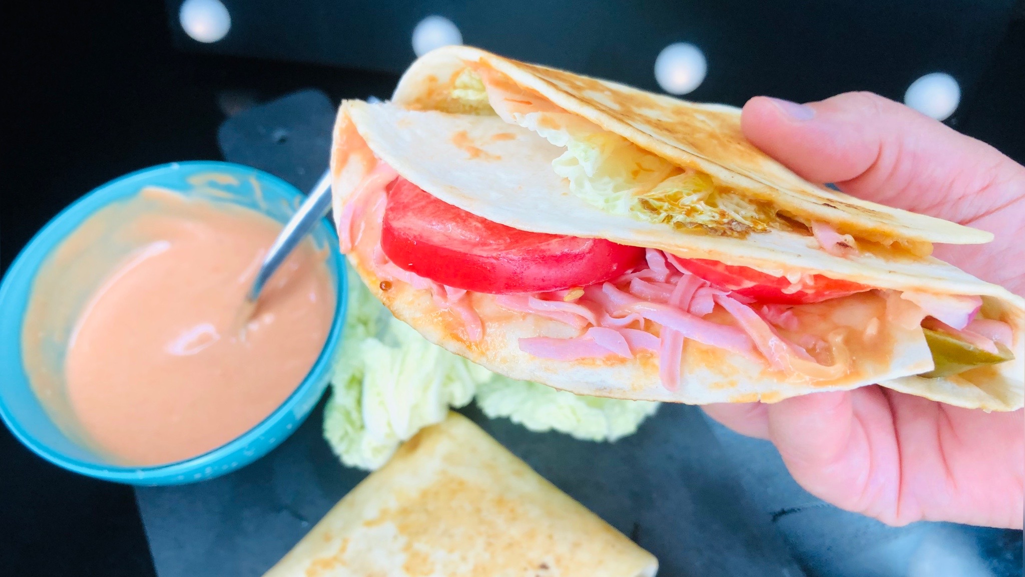 Сэндвич с колбасой, сыром и помидорами | сэндвич рецепты | рецепты просто.mp4