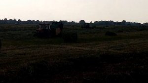 СЕНО ЗАГОТОВКА /МТЗ 1523 с граблями и МТЗ 921.3 с прессом