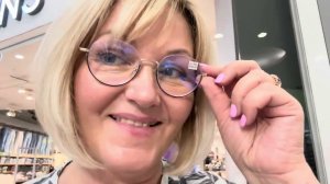 Шопинг в магазине АшанЗабрала трудовую книжку.Очки покупаю здесь