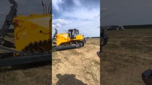 Бульдозер управляется с телефона! ДСТ-Урал Д12 как из компьютерной игры.