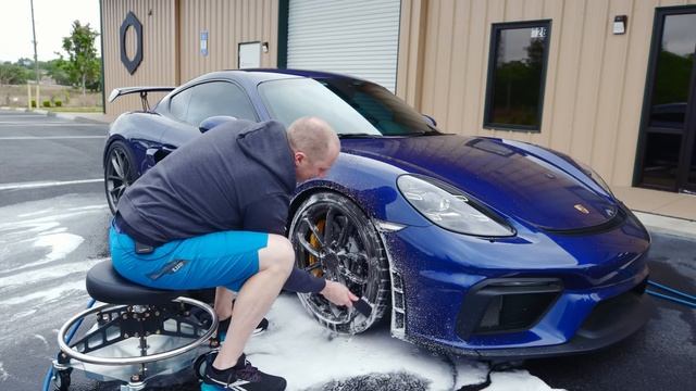 Wash and Talk: 718 Porsche GT4 смотреть онлайн
