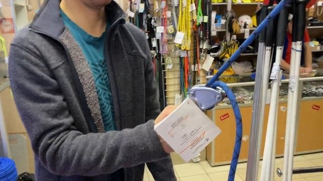 Почему стравливает спусковое устройство.