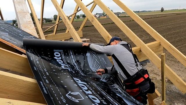 KŁADZIEMY MEMBRANĘ NA DACH - COROTOP |AgroLovers Buduje смотреть онлайн