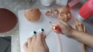 Кастом куклы Блайз. Этап 1. Разбор. Снимаем глянец.