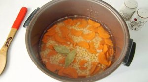 Гороховая каша с тушенкой в мультиварке