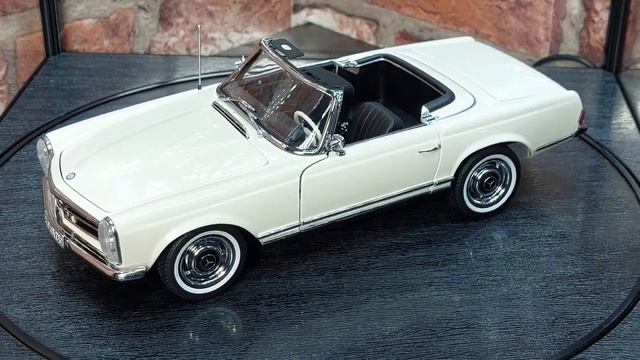 Classic Collection Mercedes-Benz 230SL W113 Pagoda (1963) White Norev 1:18 смотреть онлайн