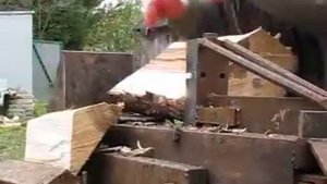 Дровокол с гидравлическим подъёмом чурок