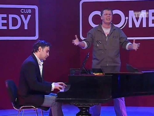 Onam qizini jinsiy aloqaga jalb qiladi Novosibirskda tushlik paytida jinsiy aloqa