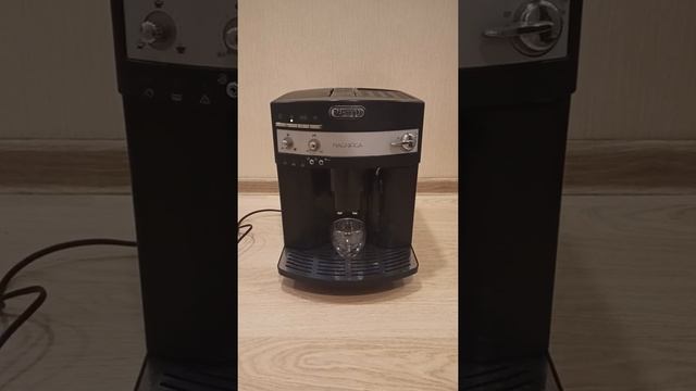 Кофемашина Delonghi Magnifica