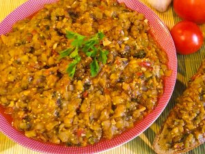 Баклажанная икра на каждый день или на зиму все равно, главное очень вкусная получается!