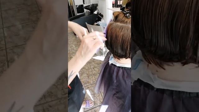 Короткое боб каре с мелированием на расческу